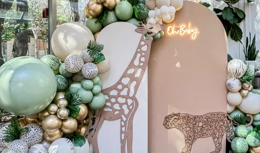 Decorate your baby shower party with balloons